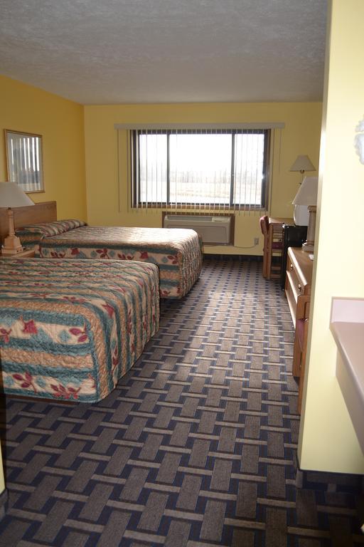 Sky Lodge Inn & Suites - Delavan Εξωτερικό φωτογραφία