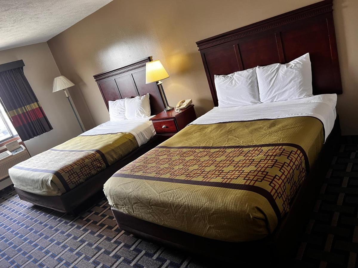 Sky Lodge Inn & Suites - Delavan Εξωτερικό φωτογραφία