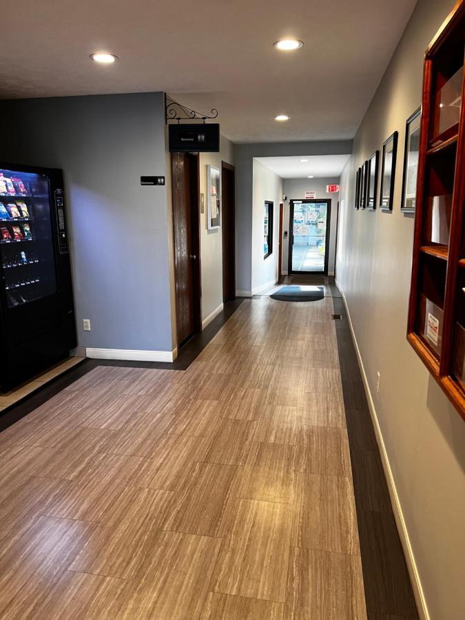 Sky Lodge Inn & Suites - Delavan Εξωτερικό φωτογραφία
