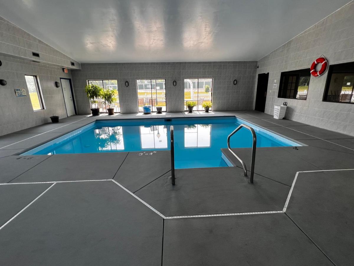 Sky Lodge Inn & Suites - Delavan Εξωτερικό φωτογραφία