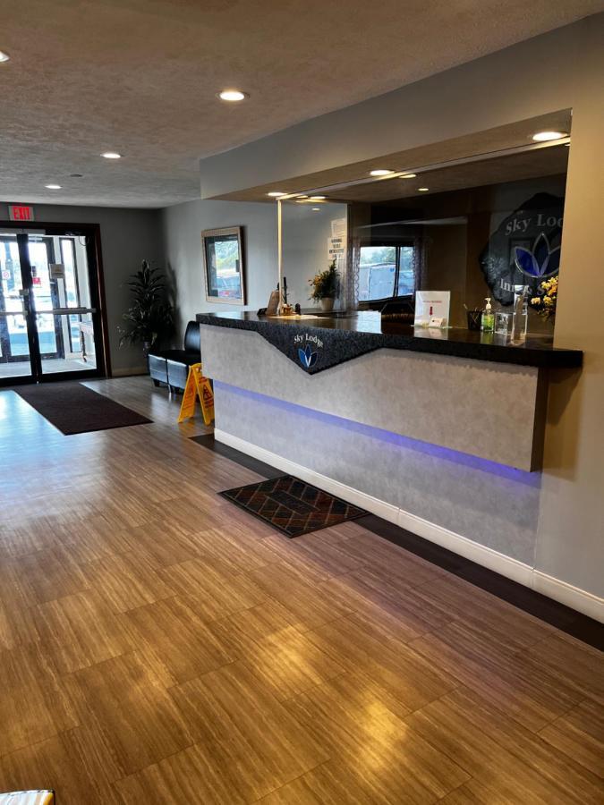 Sky Lodge Inn & Suites - Delavan Εξωτερικό φωτογραφία
