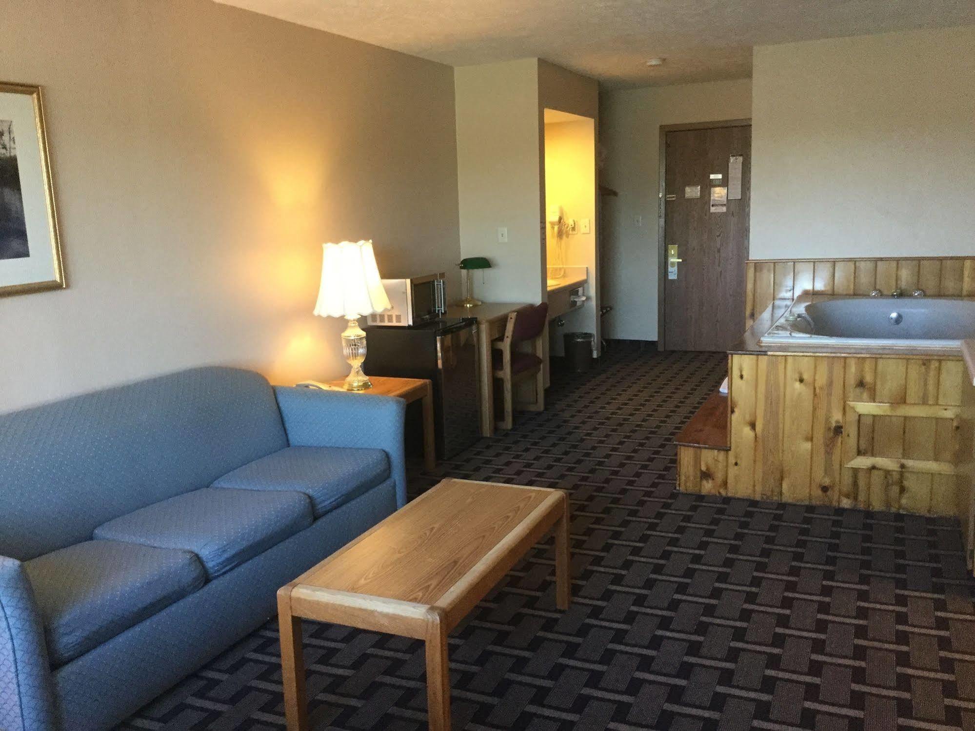Sky Lodge Inn & Suites - Delavan Εξωτερικό φωτογραφία