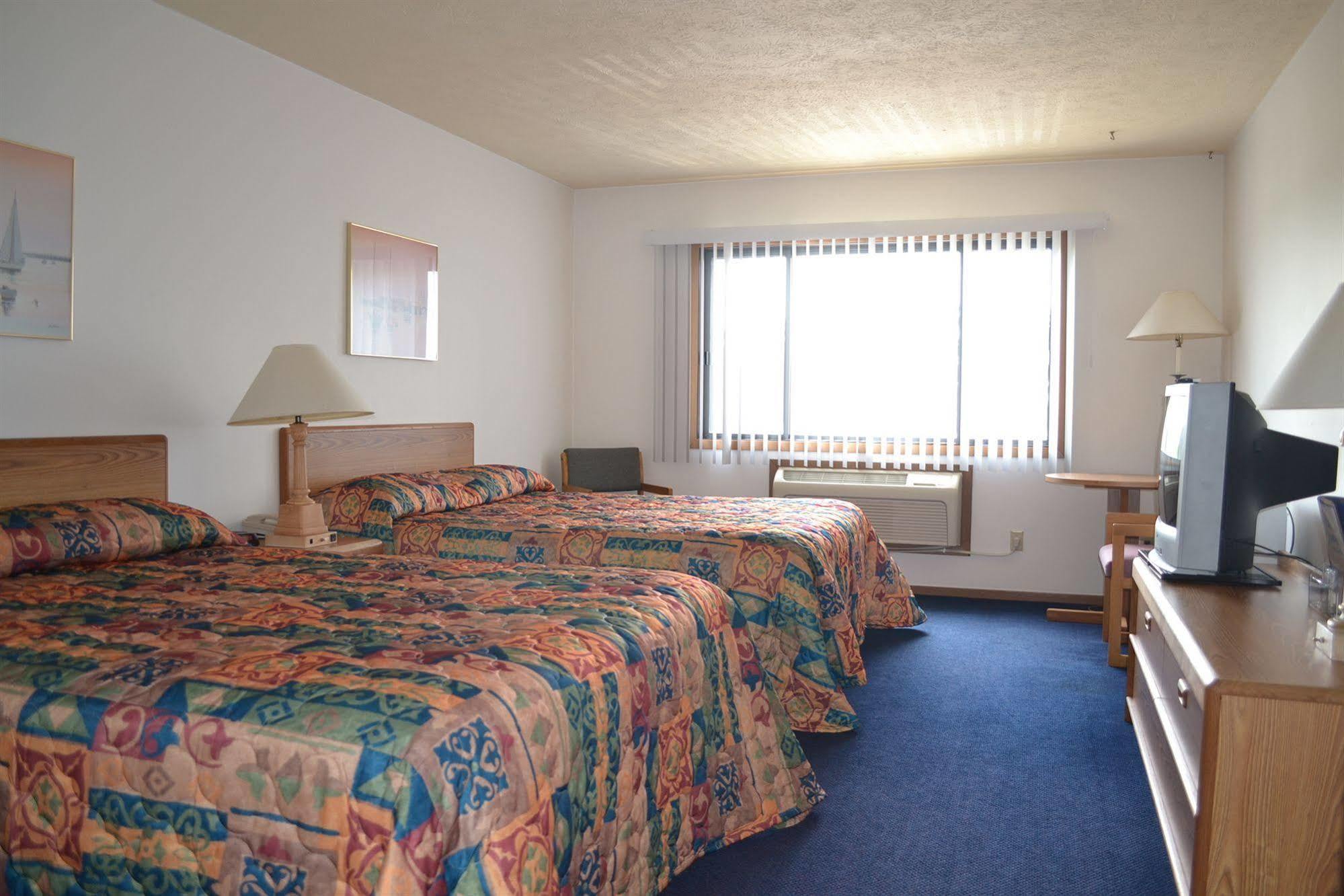 Sky Lodge Inn & Suites - Delavan Εξωτερικό φωτογραφία