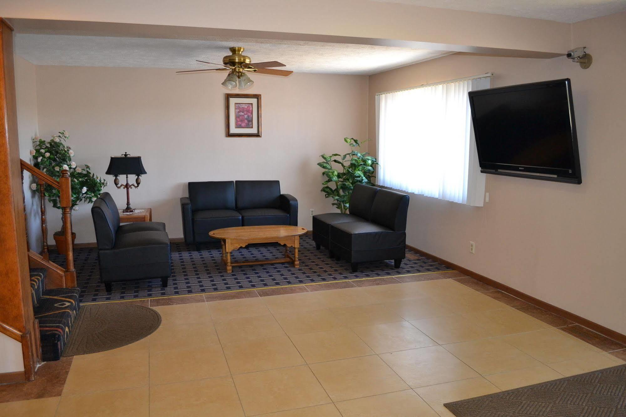 Sky Lodge Inn & Suites - Delavan Εξωτερικό φωτογραφία