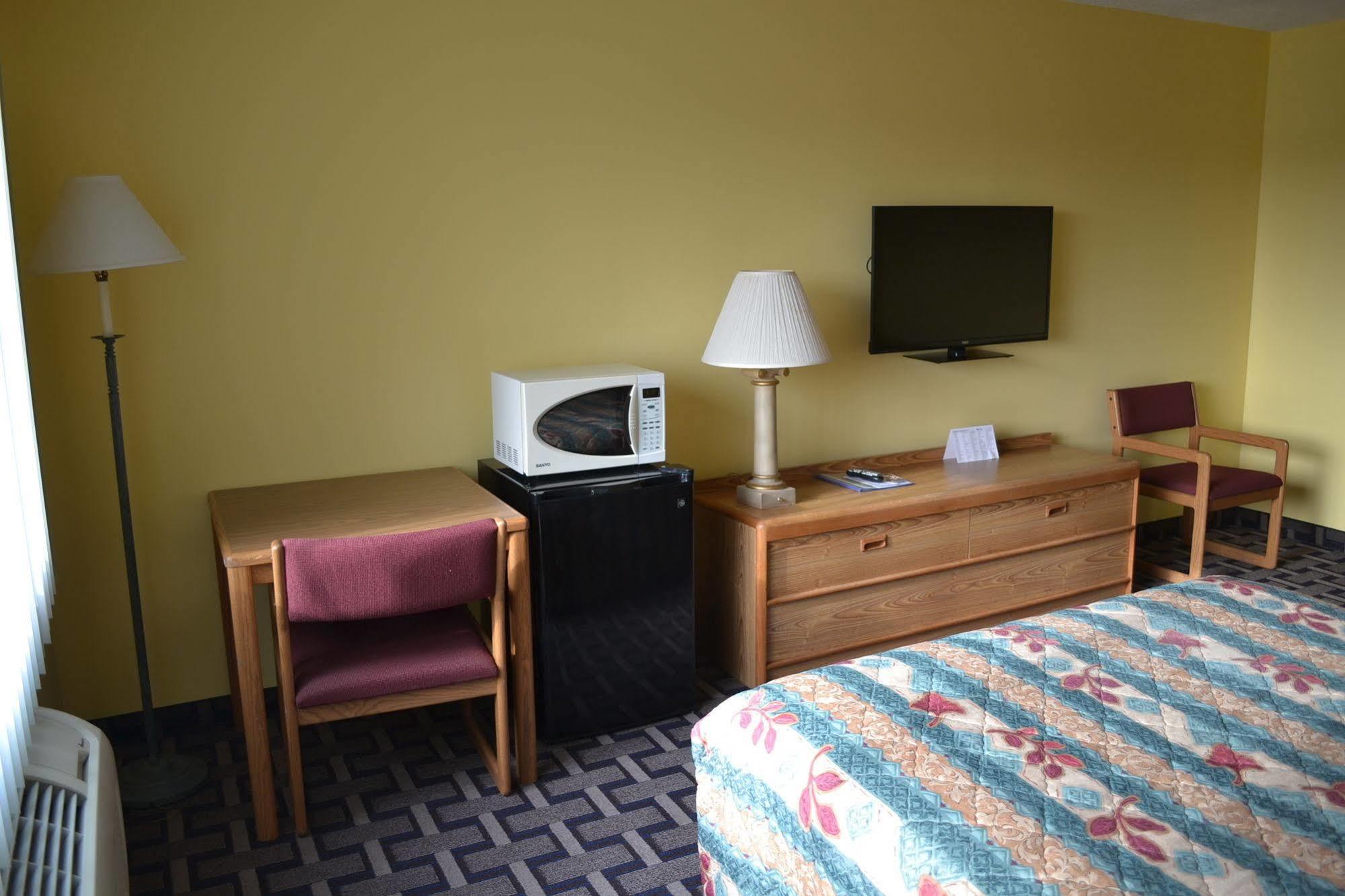Sky Lodge Inn & Suites - Delavan Εξωτερικό φωτογραφία