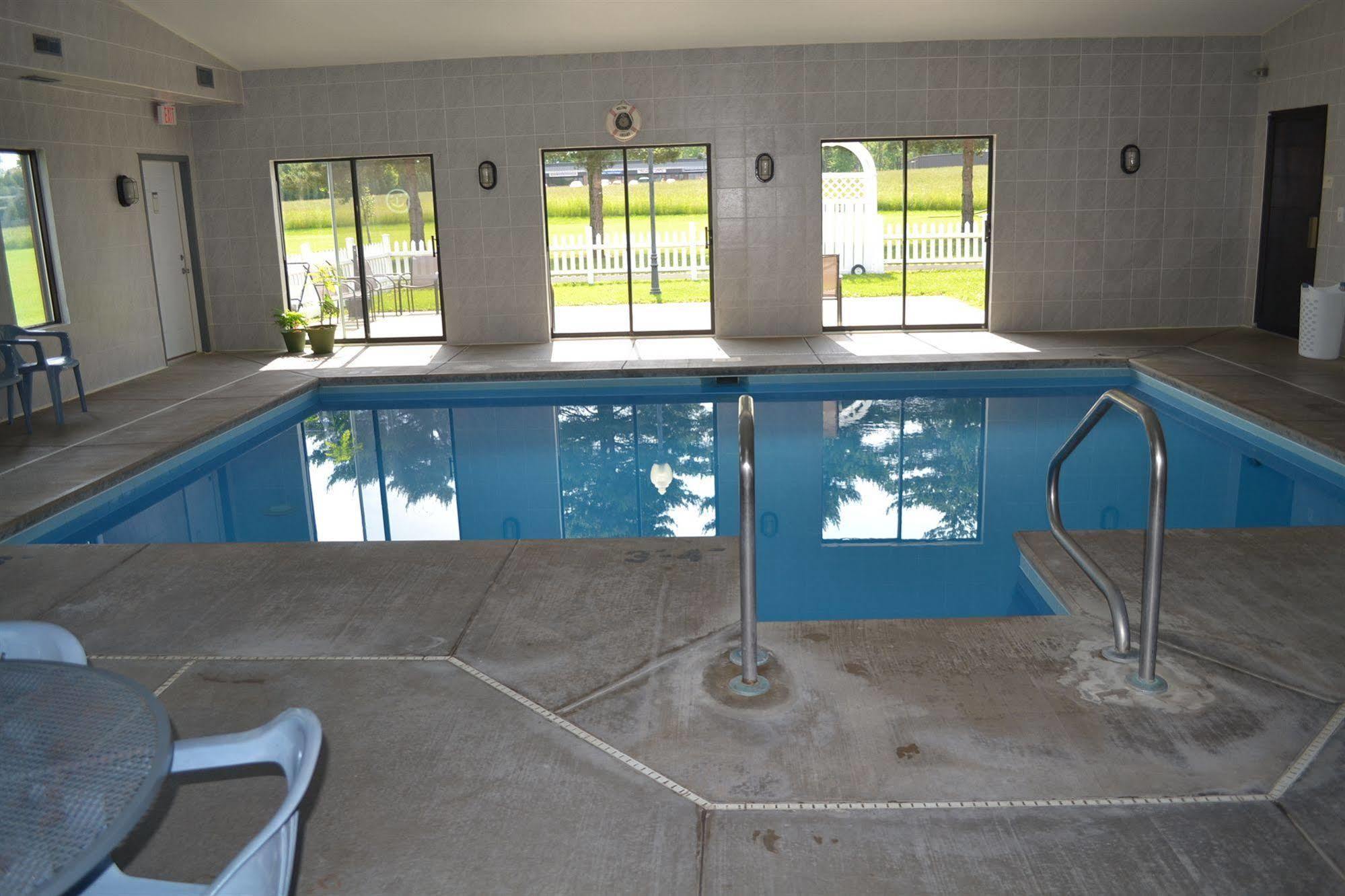 Sky Lodge Inn & Suites - Delavan Εξωτερικό φωτογραφία