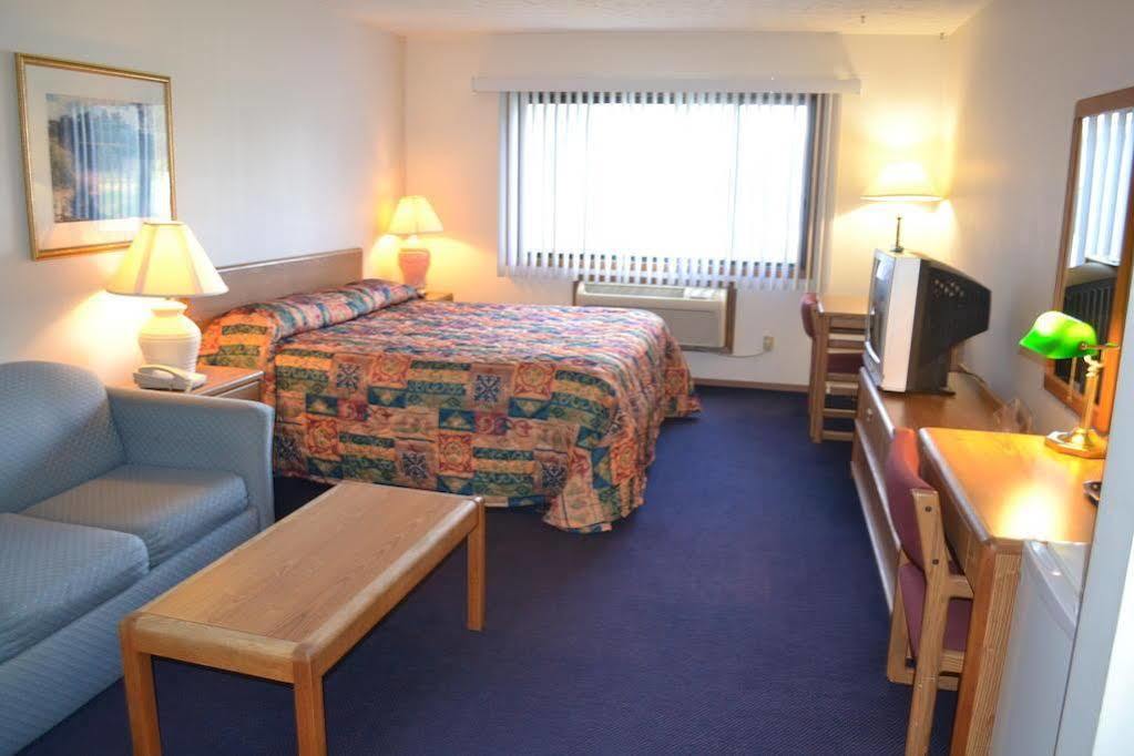 Sky Lodge Inn & Suites - Delavan Εξωτερικό φωτογραφία